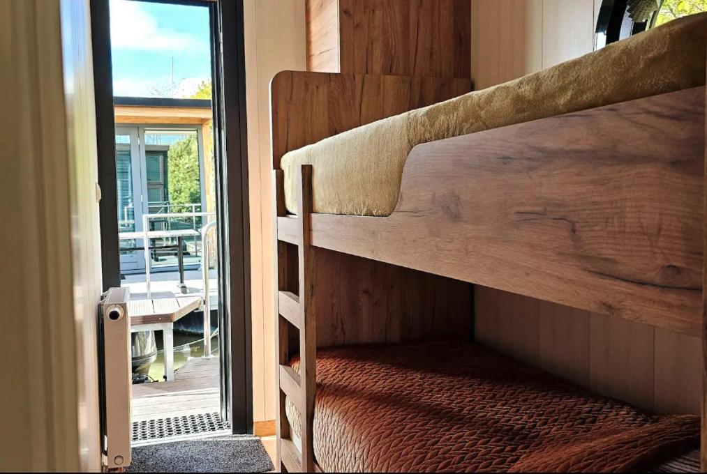 Hotel Modern, Brand New Houseboat Near Amsterdam à Monnickendam Extérieur photo
